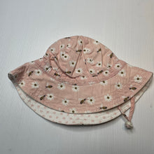 Load image into Gallery viewer, Girls Acorn, cotton bucket hat, bees, FUC, size 1-3,  