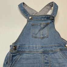 Load image into Gallery viewer, Girls H&amp;M, stretch denim overalls dress / pinafore, GUC, size 1, L: 43cm