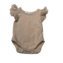 Load image into Gallery viewer, Girls Dymples, broderie trim bodysuit / romper, EUC, size 0000,  
