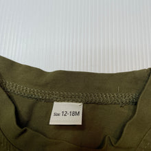 Load image into Gallery viewer, Unisex khaki, stretchy tee / top, EUC, size 1,  