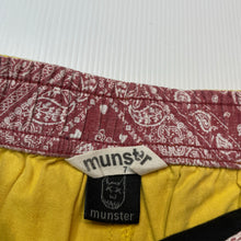 Load image into Gallery viewer, Boys Munster, striped cotton shorts, elasticated, wash fade, FUC, size 7,  