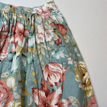 Load image into Gallery viewer, Girls floral, lightweight cotton skirt, elasticated, L: 33cm, EUC, size 5,  