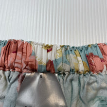 Load image into Gallery viewer, Girls floral, lightweight cotton skirt, elasticated, L: 33cm, EUC, size 5,  