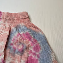 Load image into Gallery viewer, Girls Ghanda, colourful tie dyed crinkle cotton skirt, elasticated, L: 28.5cm, GUC, size 5-6,  