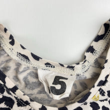 Load image into Gallery viewer, Girls Cotton On, animal print cotton casual dress, FUC, size 5, L: 56cm