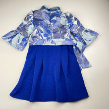 Load image into Gallery viewer, Girls lightweight, blue floral dress, no labels, armpit to armpit: 26cm, EUC, size 2-3, L: 52cm