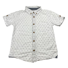 Load image into Gallery viewer, Boys Target, lightweight cotton short sleeve shirt, EUC, size 6,  