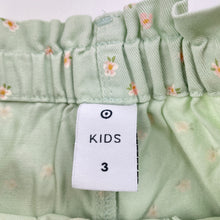 Load image into Gallery viewer, Girls Target, floral cotton shorts, elasticated, FUC, size 3,  