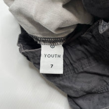 Load image into Gallery viewer, Boys Target, grey cotton cargo shorts, adjustable, EUC, size 7,  