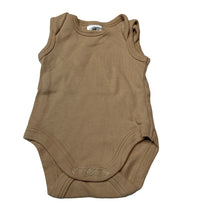 Load image into Gallery viewer, Unisex Baby Berry, soft cotton singletsuit romper, EUC, size 0000,  