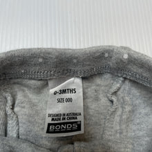Load image into Gallery viewer, Unisex Bonds, soft feel cotton leggings / bottoms, GUC, size 000,  