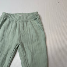 Load image into Gallery viewer, Unisex Dymples, soft feel ribbed footed leggings / bottoms, EUC, size 000,  