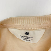 Load image into Gallery viewer, Girls H&amp;M, loose fit lightweight cotton tee / top, EUC, size 6,  