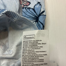 Load image into Gallery viewer, Girls H&amp;M, striped cotton summer dress, butterflies, EUC, size 1, L: 43cm