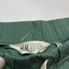 Load image into Gallery viewer, Boys H&amp;M, lightweight cotton shorts, elasticated, EUC, size 5,  