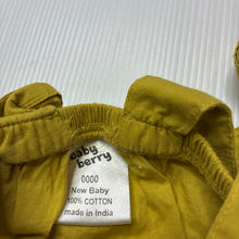 Load image into Gallery viewer, Girls Baby Berry, lightweight cotton summer romper, EUC, size 0000,  