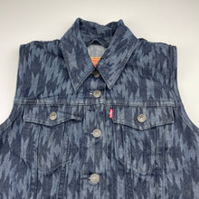 Load image into Gallery viewer, Womens Levis, dark denim vest, L: 48cm, armpit to armpit: 43cm, EUC, size S,  