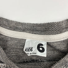 Load image into Gallery viewer, Unisex Cotton On, knit short sleeve top, GUC, size 6,  