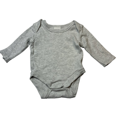 Unisex Baby Berry, grey cotton bodysuit / romper, EUC, size 0000,  