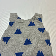 Load image into Gallery viewer, Unisex Bonds, stretchy chesty singlet top, GUC, size 1,  