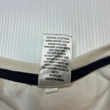 Load image into Gallery viewer, Boys Target, stretchy tee / top, EUC, size 0,  