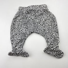 Load image into Gallery viewer, Unisex Seed, stretchy animal print footed leggings / bottoms, GUC, size 0000,  