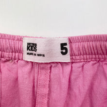 Load image into Gallery viewer, Girls Cotton On, pink cotton / linen shorts, elasticated, FUC, size 5,  