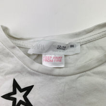 Load image into Gallery viewer, Girls Zara, white cotton tee / top, stars, FUC, size 1,  
