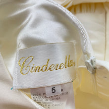Load image into Gallery viewer, Girls Cinderella, flower girl / formal dress, GUC, size 5, L: 75cm