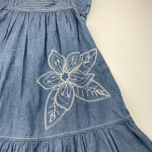 Load image into Gallery viewer, Girls Bebe Minihaha Jr, embroidered chambray cotton dress, EUC, size 3, L: 54cm