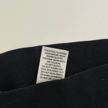Load image into Gallery viewer, Unisex Target, lightweight stretch sports shorts, EUC, size 8,  