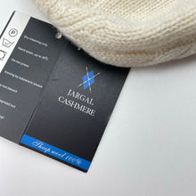 Load image into Gallery viewer, Girls Jargal Cashmere, wool cable knit hat / beanie, NEW, size 3-5,  