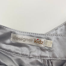 Load image into Gallery viewer, Girls Designer Kidz, lined, pleated silver party dress, FUC, size 4, L: 57cm