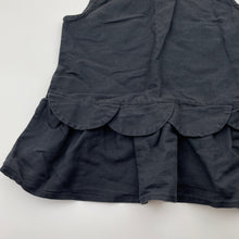 Load image into Gallery viewer, Girls Country Road, scallop trim linen / cotton top, EUC, size 8,  