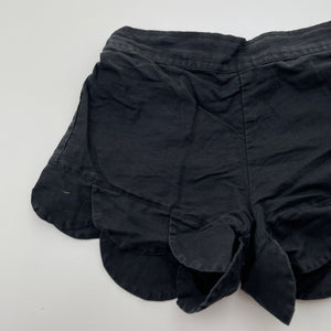 Girls Country Road, scallop trim linen / cotton shorts, elasticated, EUC, size 7,  