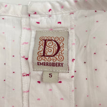 Load image into Gallery viewer, Girls D EMBROIDERY, smocked cotton dress (discolouration on skirt), FUC, size 5, L: 66cm