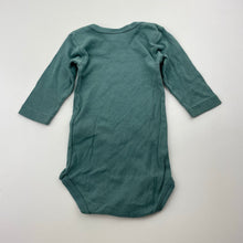 Load image into Gallery viewer, Unisex PETIT BATEAU, cotton bodysuit / romper, carrots, GUC, size 000,  