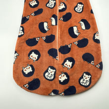 Load image into Gallery viewer, Unisex Baby Berry, soft fleece sleeping bag, EUC, size 00,  