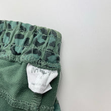 Load image into Gallery viewer, Boys Milky, stretchy shorts, elasticated (pilling on cuffs), FUC, size 4,  