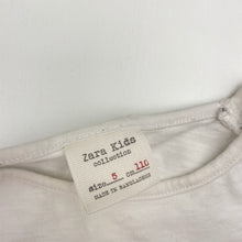 Load image into Gallery viewer, Girls Zara, white cotton tee / top, FUC, size 5,  