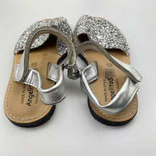 Load image into Gallery viewer, Shoes Angelitos, silver glitter leather sandals, made in Spain, EU 32, GUC, size 13-1,  