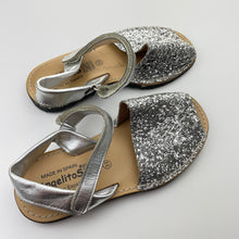 Load image into Gallery viewer, Shoes Angelitos, silver glitter leather sandals, made in Spain, EU 32, GUC, size 13-1,  