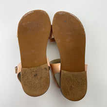 Load image into Gallery viewer, Shoes Panache Kids, pink patent leather sandals, made in Spain, EU 29, GUC, size 11.5,  