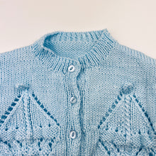 Load image into Gallery viewer, Unisex handmade, knitted cardigan, sailboats, armpit-armpit: 23.5cm, armpit-cuff: 17cm, GUC, size 00-0,  