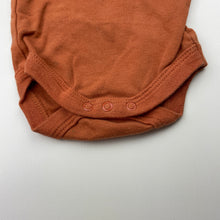 Load image into Gallery viewer, Unisex Baby Berry, cotton singletsuit romper, EUC, size 00000,  