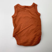 Load image into Gallery viewer, Unisex Baby Berry, cotton singletsuit romper, EUC, size 00000,  