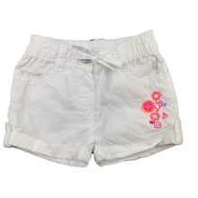 Load image into Gallery viewer, Target white lightweight cotton embroidered shorts, size 00, Pre-loved