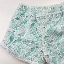 Load image into Gallery viewer, Girls Baby Berry, lined floral lace shorts, elasticated, EUC, size 0000,  
