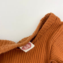 Load image into Gallery viewer, Girls ribbed , ruffle bodysuit / romper, EUC, size 00,  