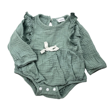 Girls green, ruffle romper, EUC, size 0000,  